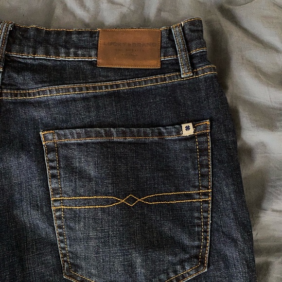 Lucky Brand Men’s, Athletic Straight, Medium-wash Jeans. Size 34x32. - Picture 4 of 6